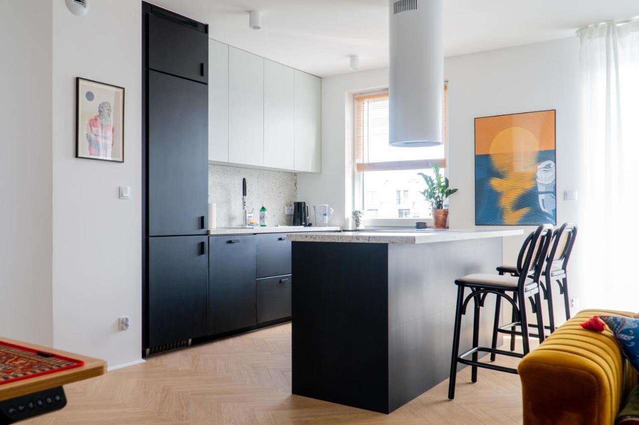 Old Town Gem Designer Apartment - Centre Location - Families - Remote Work غدانسك المظهر الخارجي الصورة